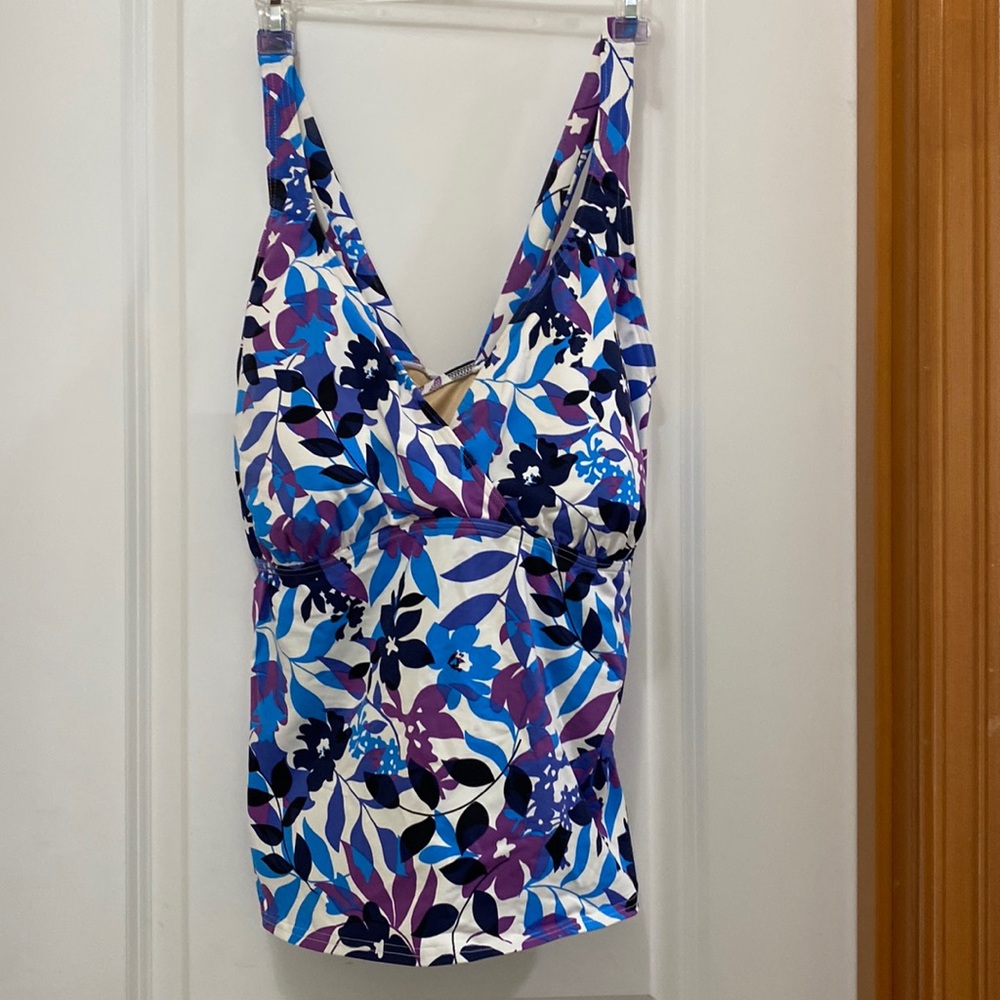 Woman’s Land’s End, Swim Tankini, size 22W, color Blue, Purple, white, Black.